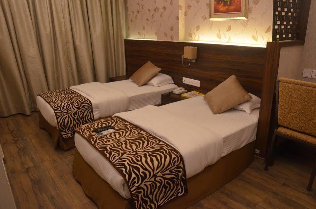Hostel Mumbai By Maharana Inn Exterior photo